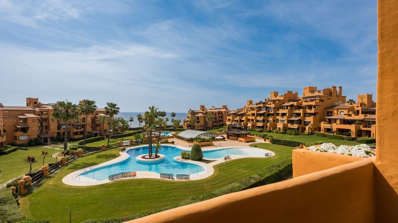 House in Estepona - view 1