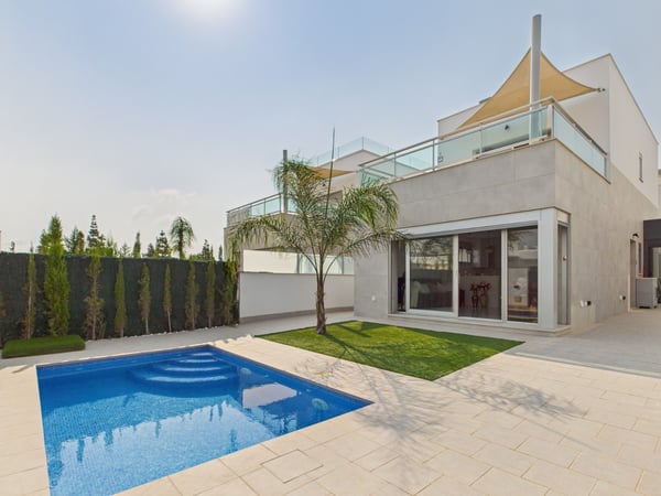 Villa in Los Alcazares - view 1