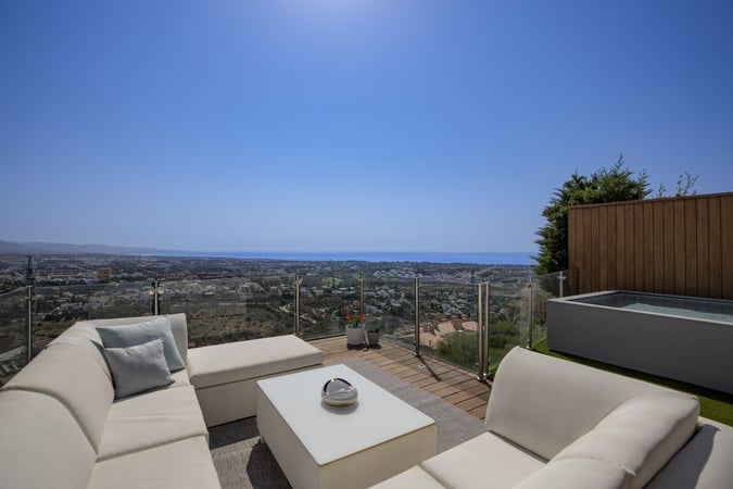 House in Benahavis - view 1