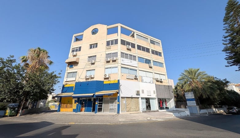 House in Nicosia Municipality - view 1