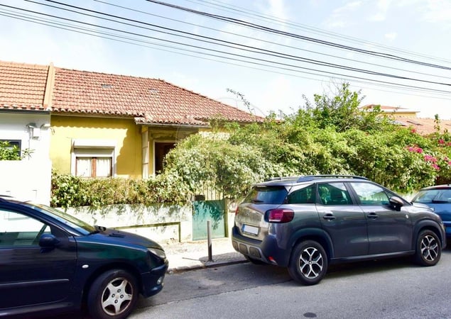 Villa in Mem Martins - view 1