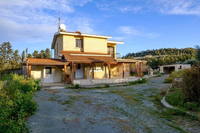 House in Pyrga - view 1