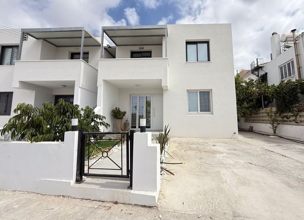 Apartment in Anavargos - view 1