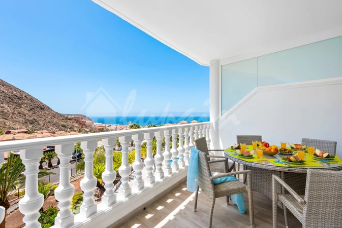Penthouse in Los Cristianos - view 1