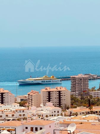 Apartment in Los Cristianos - view 1