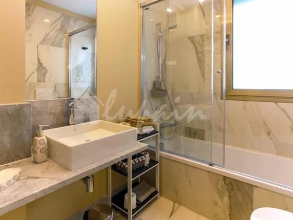 Villa in Los Cristianos - view 1