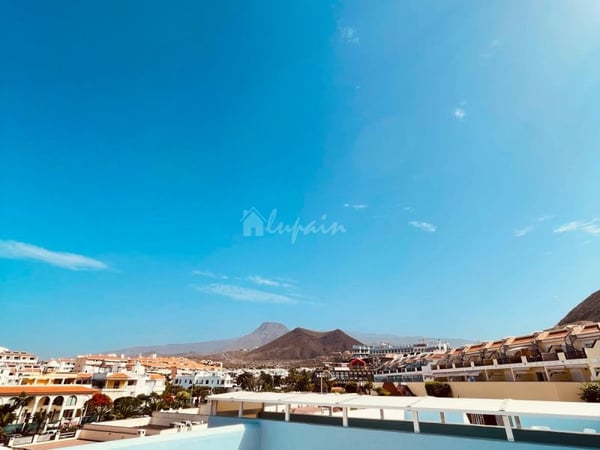 Penthouse in Los Cristianos - view 1