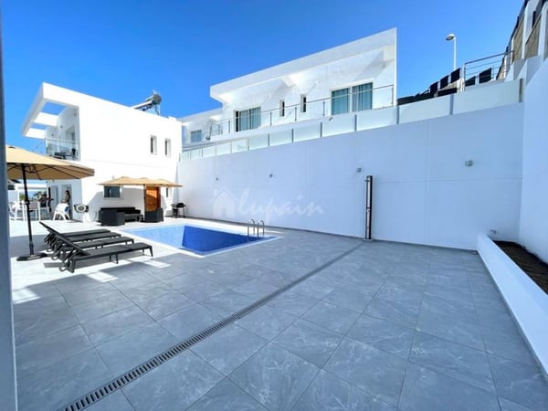 Villa in Costa Adeje - view 1