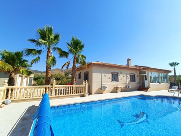 Villa in Macisvenda - view 1