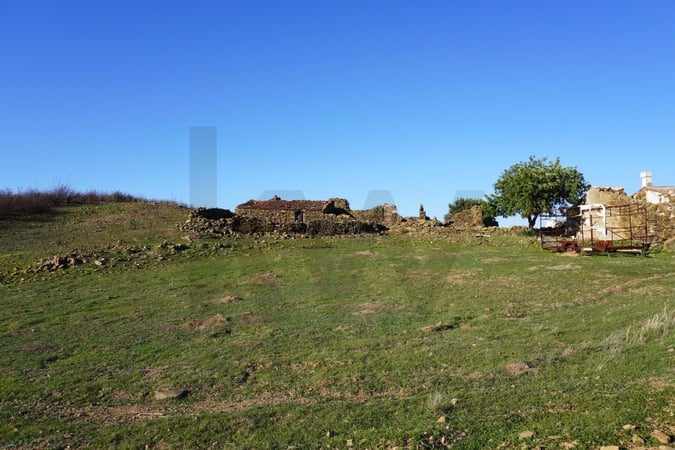 Villa in Vila Real de Santo Antonio - view 1