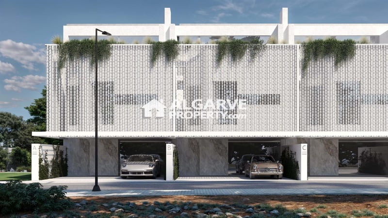 Villa in Quarteira - view 1