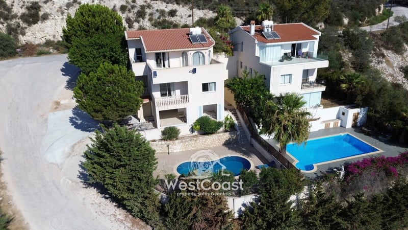 House in Tala - view 1