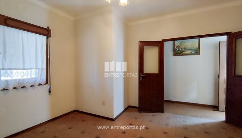 House in Junqueira - view 1