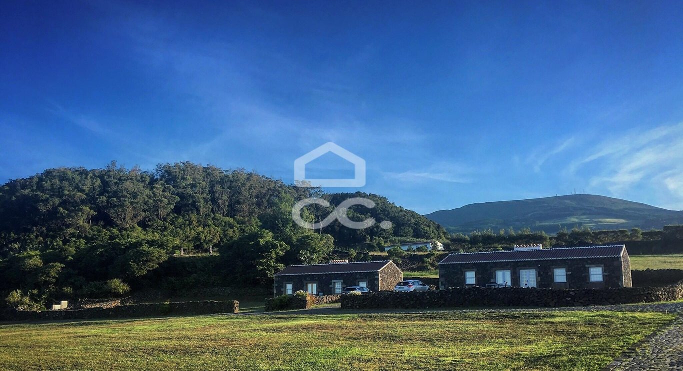 House in Santa Barbara - Image 2