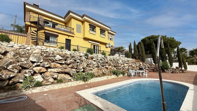 Villa in Alhaurin de la Torre - view 1