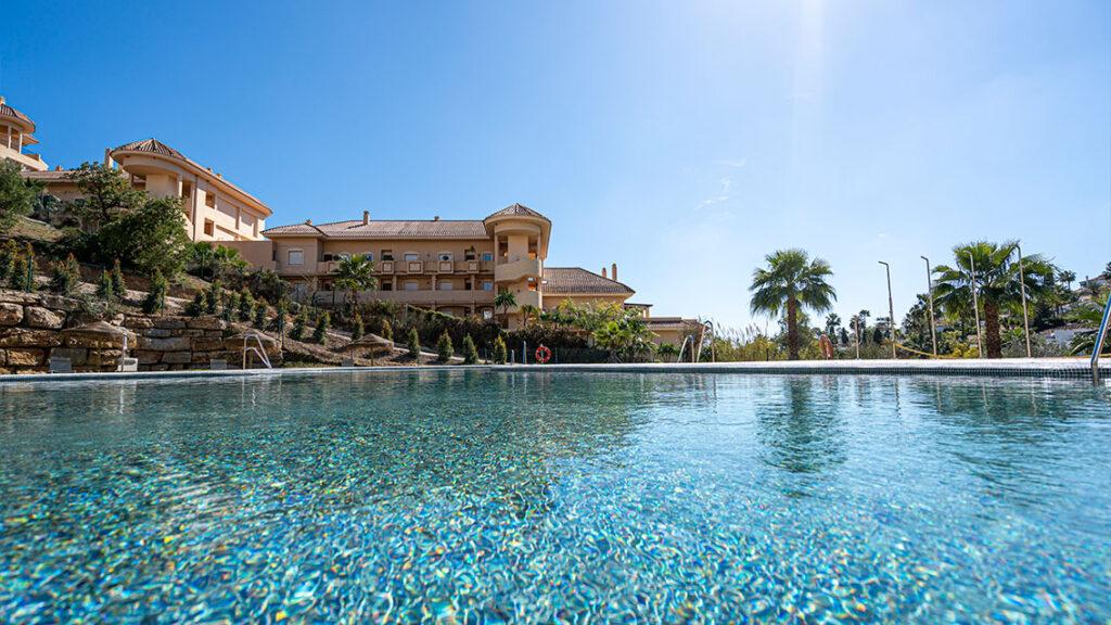 Apartment in Nueva Andalucia - Image 3