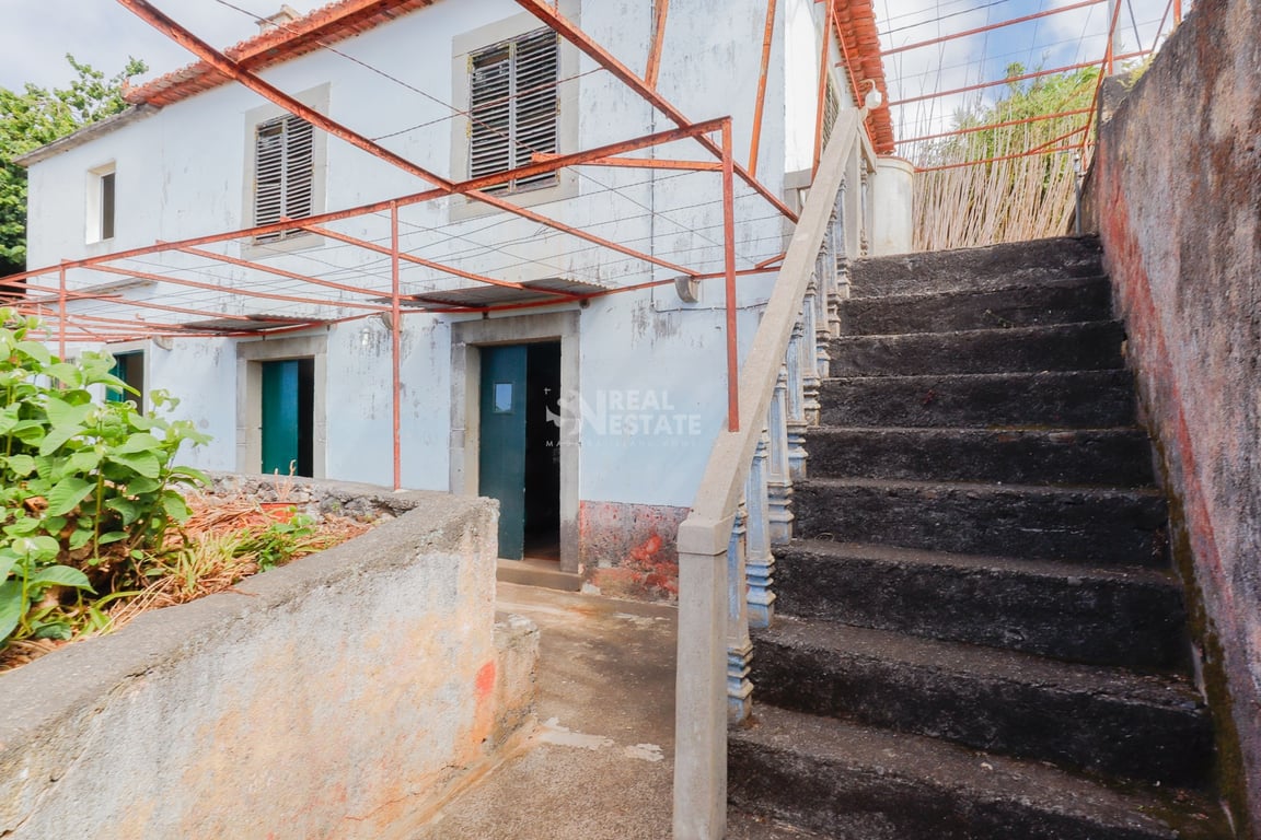 Villa in Canhas - Image 2