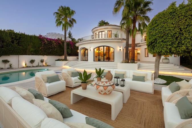 Villa in Nueva Andalucia - view 1