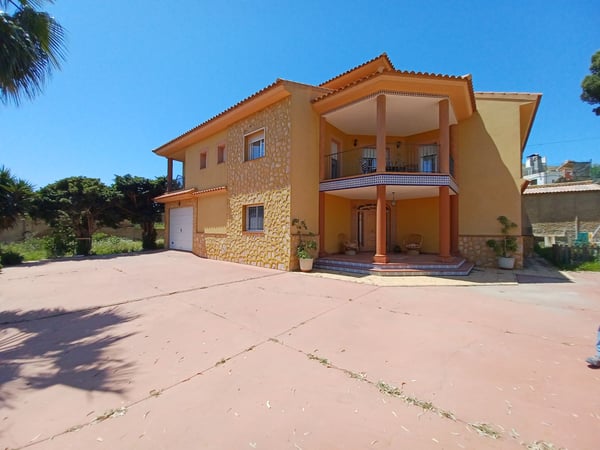 Villa in Cuevas del Almanzora - view 1