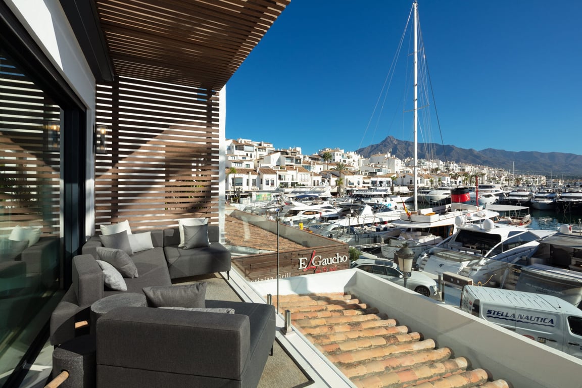 Villa in Nueva Andalucia - Image 3