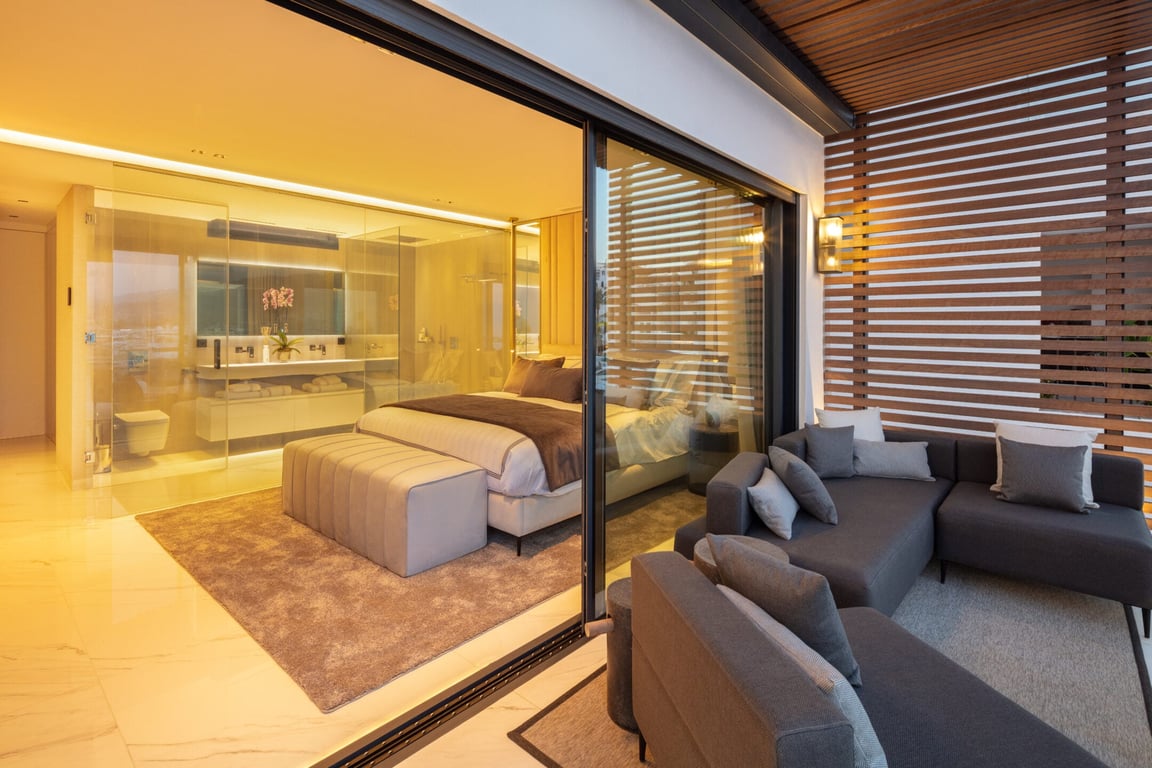 Villa in Nueva Andalucia - Image 2