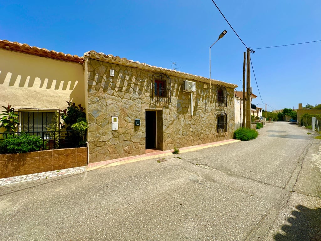 House in La Perulera - Image 2