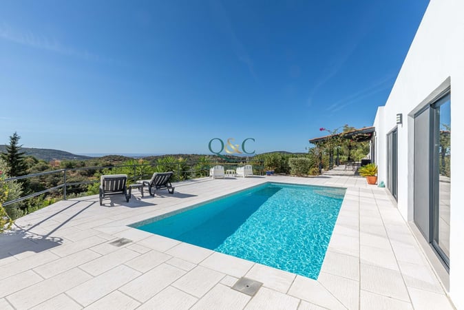 Villa in Estoi - view 1