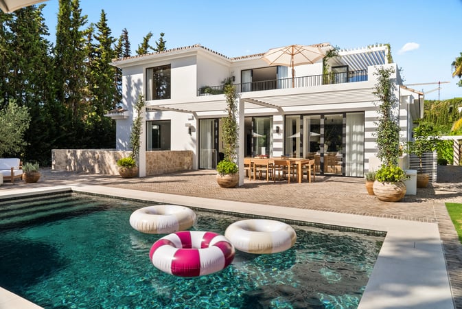 Villa in Nueva Andalucia - view 1