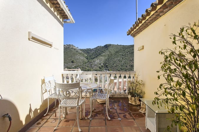 House in Benahavis - view 1