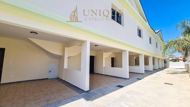 House in Chlorakas - view 1