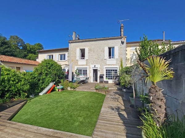 House in Cognac - view 1
