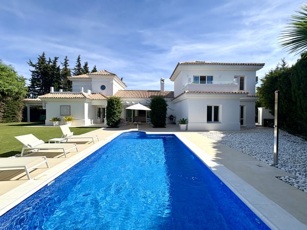 Villa in Sotogrande - view 1