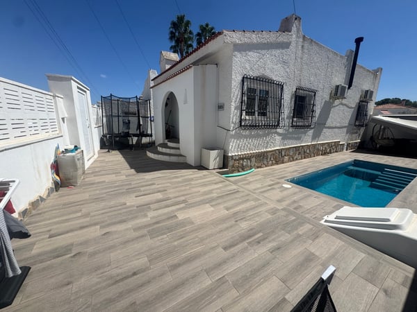 House in Torrelamata - view 1