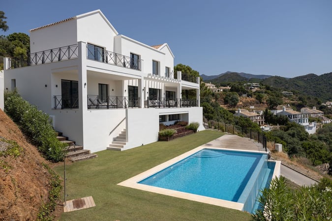 House in Benahavis - view 1