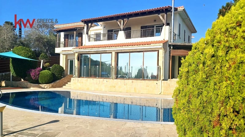 House in Tala - view 1