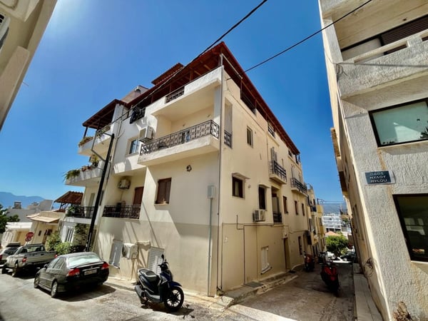 House in Agios Nikolaos - view 1