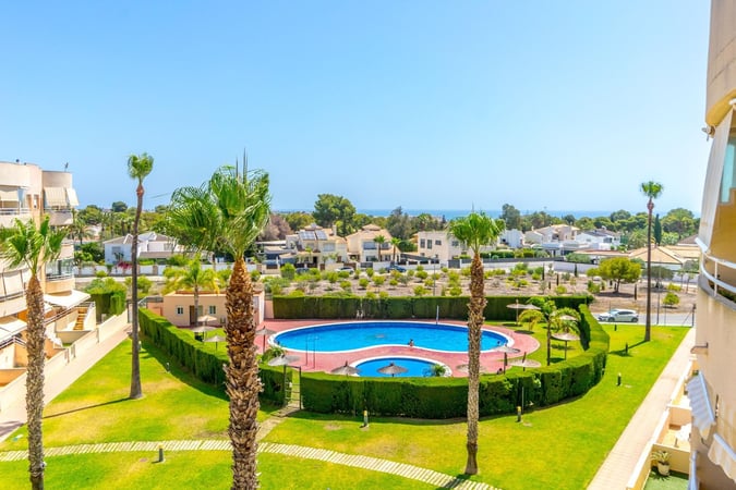 Apartment in Dehesa de Campoamor - view 1