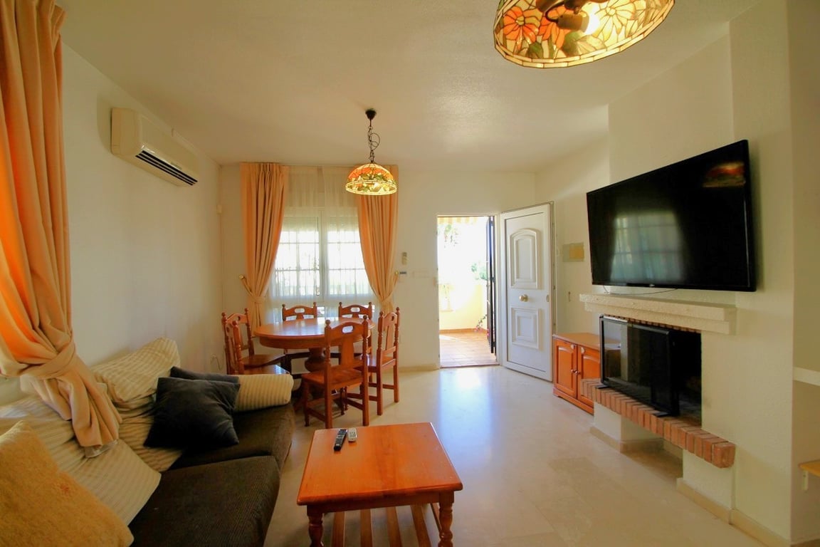 Villa in Villamartin - Image 3