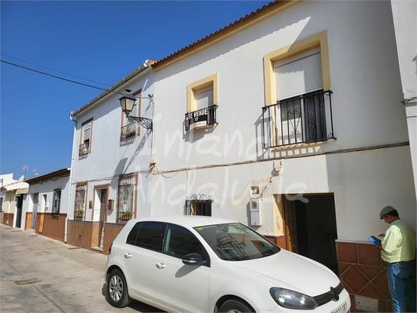 House in Bobadilla - view 1