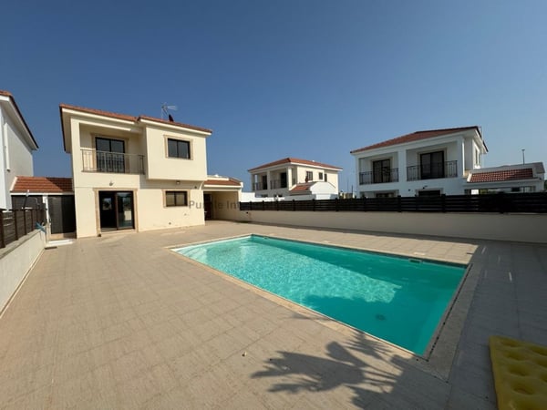 House in Pyla - view 1