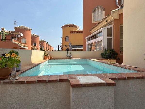 Villa in La Zenia - view 1