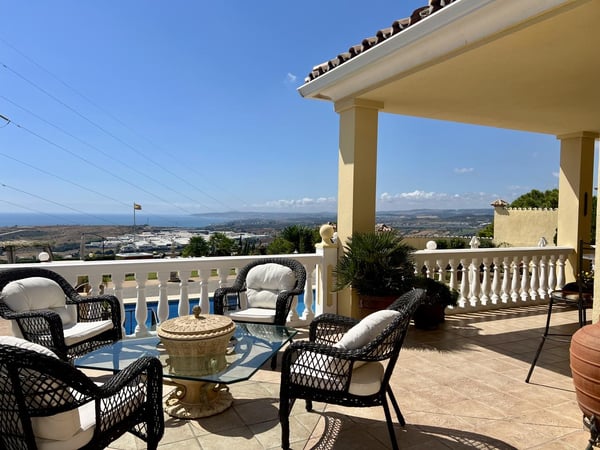 House in Estepona - view 1
