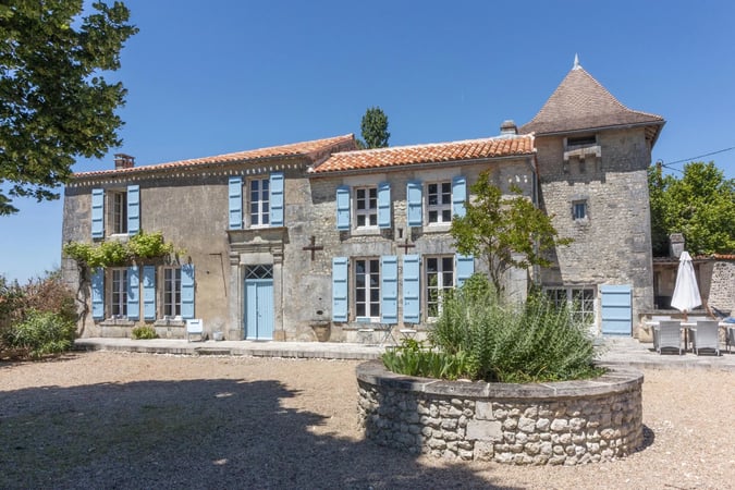 House in Chateauneuf-sur-Charente - view 1