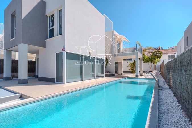 Villa in Adeje - view 1