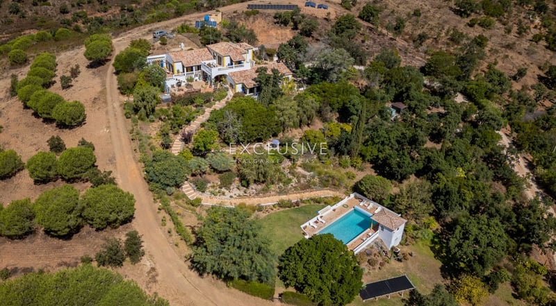 Villa in Bensafrim - view 1