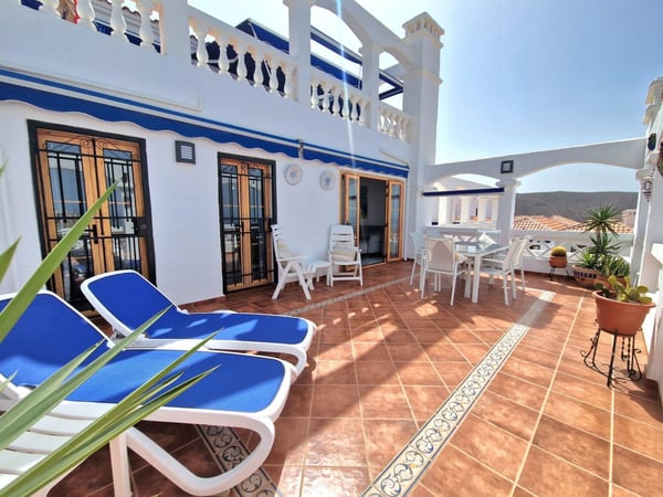 Apartment in Los Cristianos - view 1