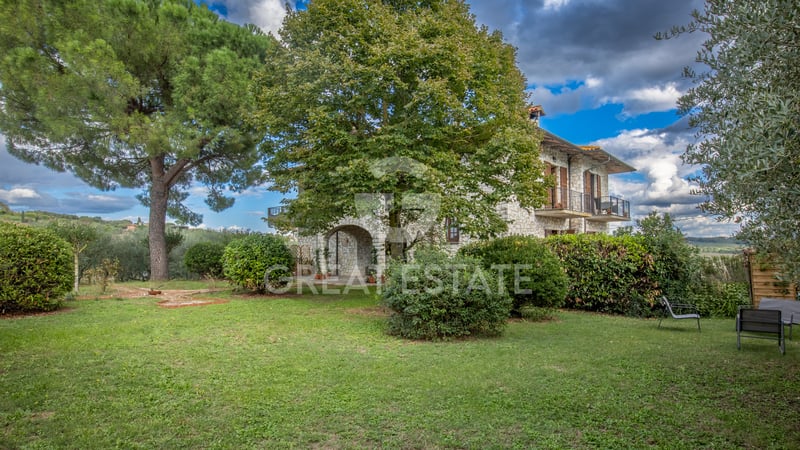 House in Castiglione del Lago - view 1