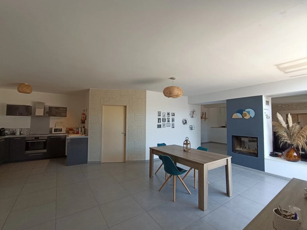 House in Loulay - Image 3