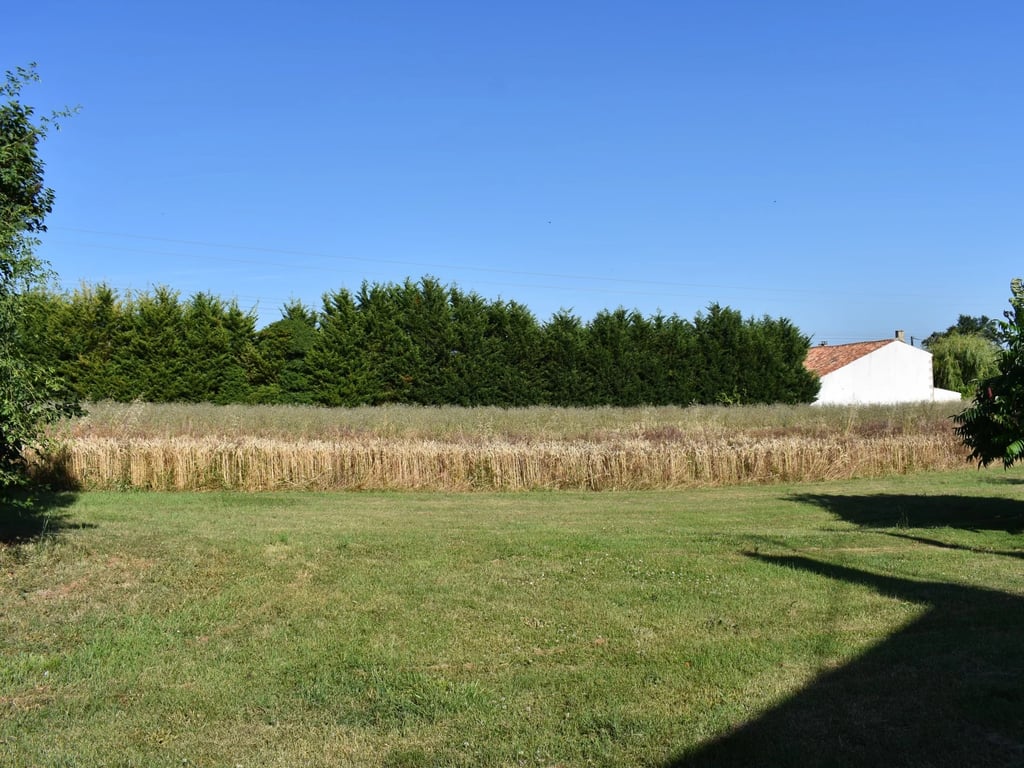 House in Loulay - Image 2