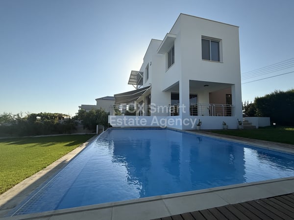 House in Panthea - view 1